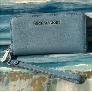 Michael Kors Wristlet Wallet